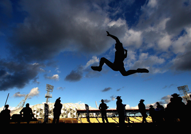 仍坚定地进 仍坚定地进