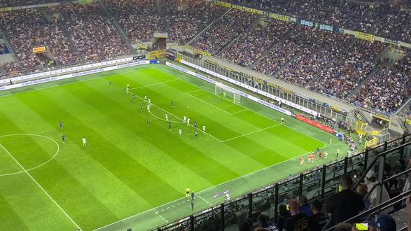 鲁能在控球 鲁能在控球